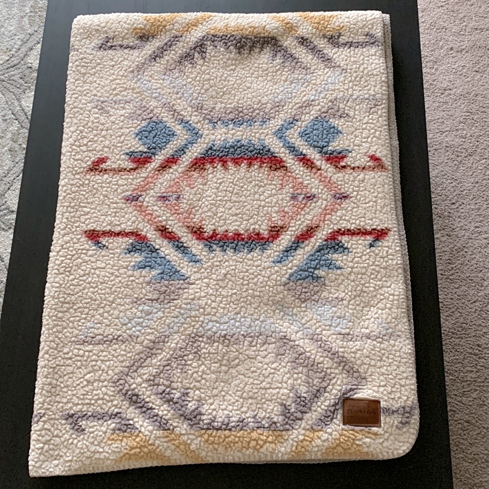 Pendleton Aztec Throw Blanket 50x69